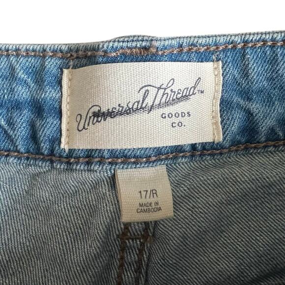 Universal Thread Womens 90s Cutoff Shorts Light Wash Size 17R Summer Beach - Picture 3 of 7